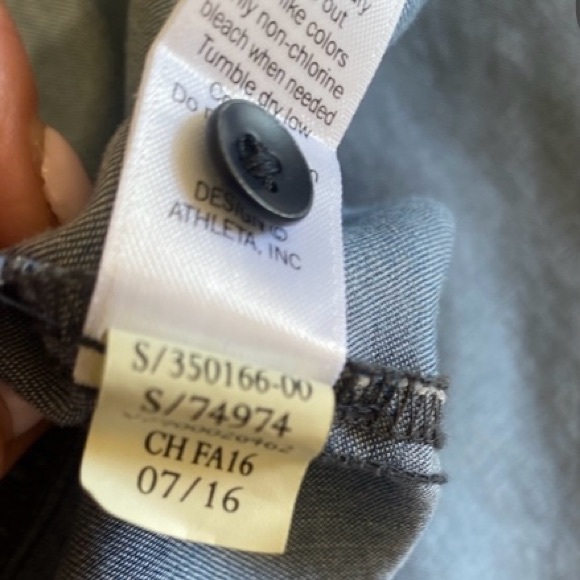 Athleta Button Down Denim Shirt Woman Sz XS - Picture 8 of 10